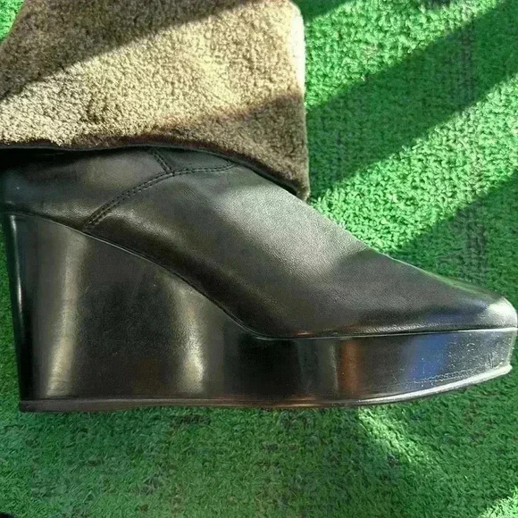 Stuart Weitzman - Picture 6 of 7